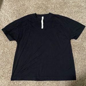 Lululemon Tee - size 6